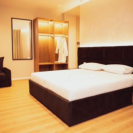 Hotel Continental Durres Bagian luar foto
